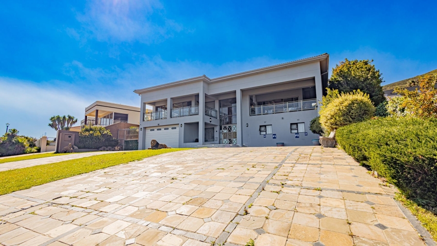 7 Bedroom Property for Sale in Plattekloof Western Cape